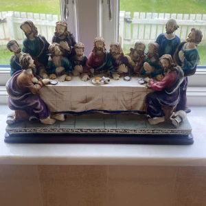 Jesus-statyer  - Jesus-stayer som säljs pga av flytt 