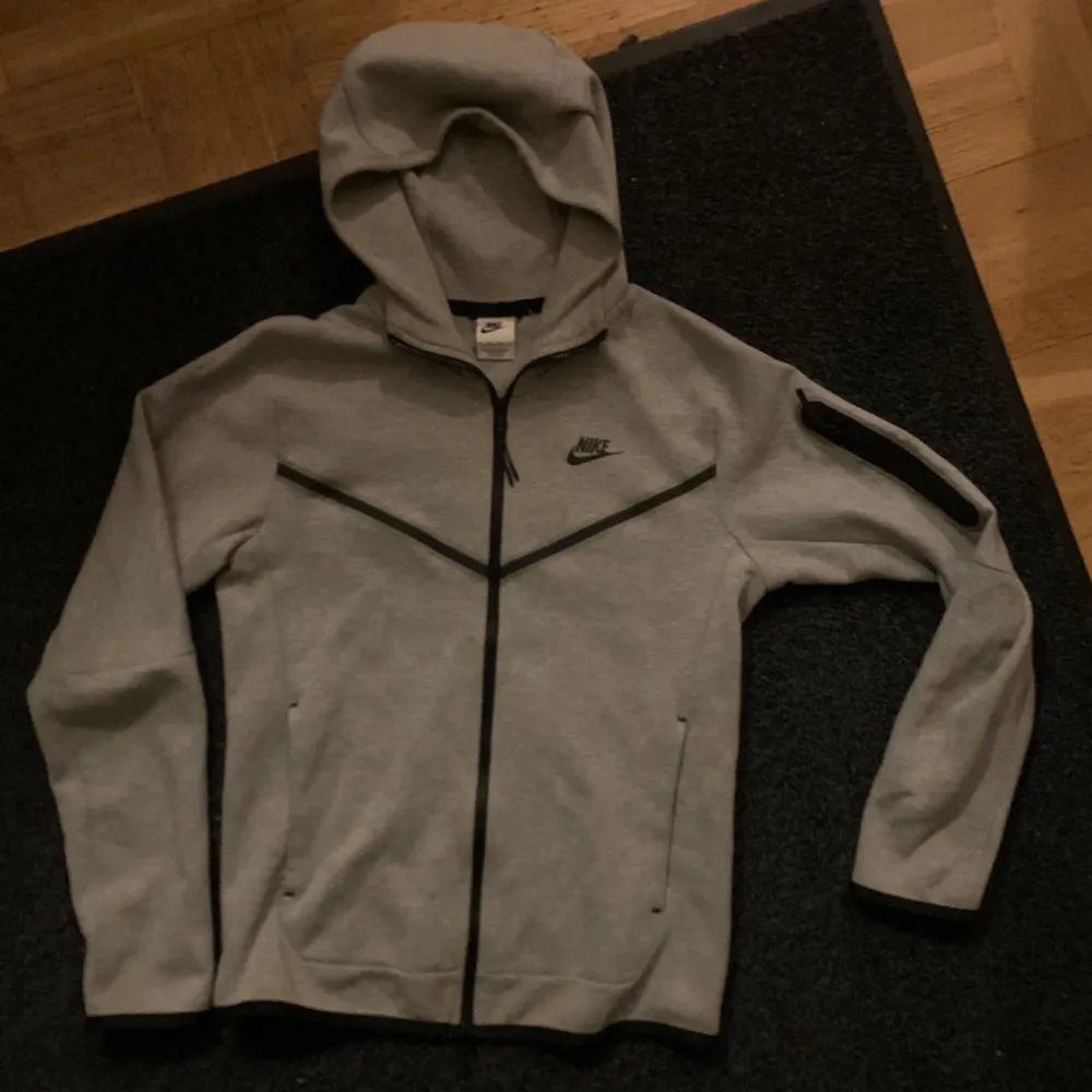 Som ny Nike luvtröja . Hoodies.