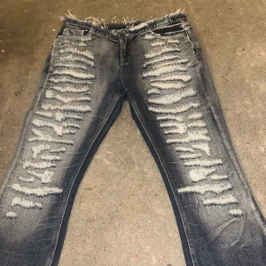 Lowwaist jeans - As snygga jeans från Jaded london som tyvärr inte riktigt satt som jag ville. Helt nya med lappar och skickar i orginalpåsen!! W 30 och Innerbenslängd 87cm❣️❣️
