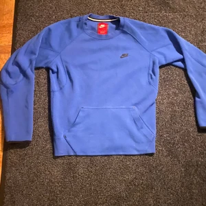 Nike crewneck  - Blå nike crewneck 