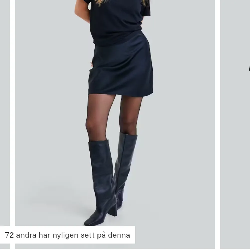 Svart kjol från bikbok Storlek S Använd en gång Pris 250 kr men priset kan diskuteras . Kjolar.