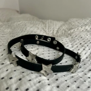 Bälte 80cm - Bälte med silvriga stjärnor i natur-läder