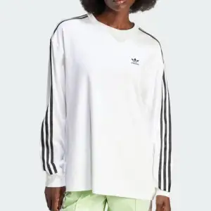Långärmad T-Shirt Adidas storlek M, passar som en S. Använd ett fåtal gånger