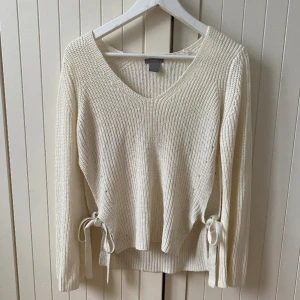 Vit stickad tröja  - Superfin Vit stickad tröja från lindex i storlek xs/s💕💕