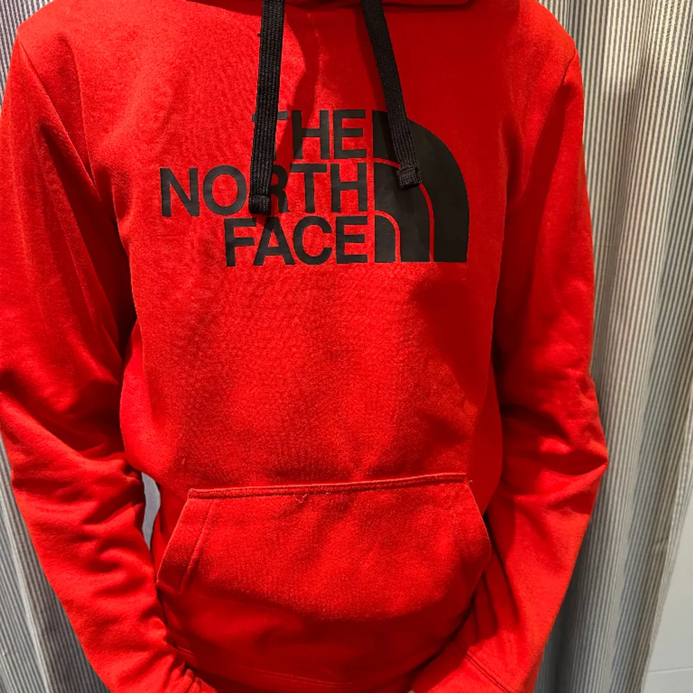 Jättesnygg hoodie från The North Face storlek M. Inga defekter. Köparen står för frakt. . Hoodies.