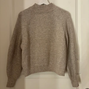 Tröja - Stickad tröja i fint skick 
