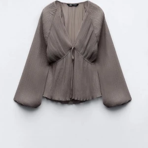 Zara blus  - Ny zara blus i storlek xs Skriv vid intresse av köp eller köp direkt med köp nu💗