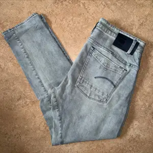 G-Star jeans, knappt använda Storlek: 32x32 Ny pris var runt 1500 kr