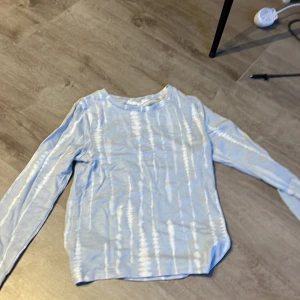 Fin tröja - Den är i bra skick 💗 Säljer pga att den är för liten💗