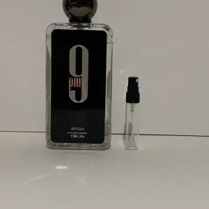 Afnan 9PM 3ml - Säljer samples av denna parfym. OBS: 1ml motsvarar ca 15 spray. Kom dm för ytterligare frågor.