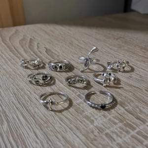 Silver ringar, gjort av silver & koppar. Kontakta mig vid frågor angående storleken. 20kr/st, vid köp av fler 15kr/st. Köparen står för frakten.