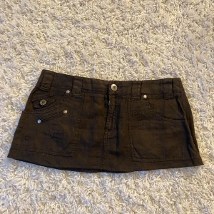 Vintage minikjol  - Vintage minikjol i strl 36🤎Finns fler minikjolar på min profil