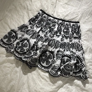 Kjol - Jättevacker kjol från zara, diskuterbart pris