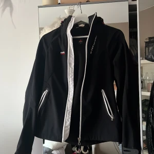 Skidjacka - Skidjacka från 8848 Altitude i strl 36 💓