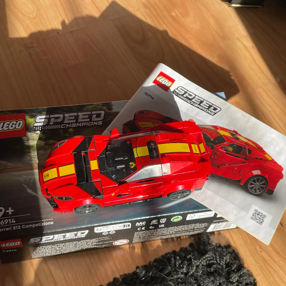 byggt sett, kommer med bruksanvisning och kartong (och bil såklart!!) lego speed champions Ferrari 812 competizione - nypris 330kr. Övrigt.