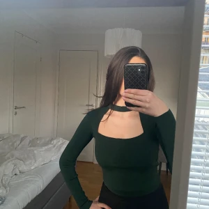 Zara tröja  - Använd ett fåtal gånger, den är i nyskick! 