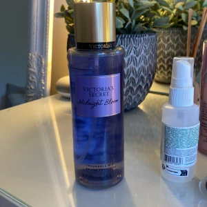 Victoria’s secret - Intresekoll på min Victoria’s secret parfym då jag är osäker om jag vill sälja den, den är endast använd fåtal gånger💘