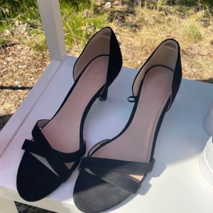 Klackar, 50kr - Oanvända klackar, 50 kr