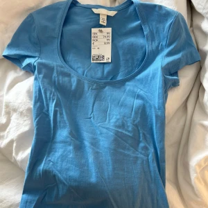 Tröja  - Blå tröja som aldrig är använd !🩷