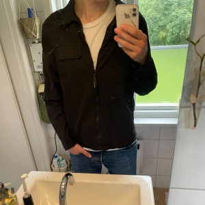 CP company overshirt  - Säljer denna overshirten från CP company då jag växt ur den  Storlek M/L  Inga defekter och helt äkta  Skriv för kvitto eller äkthets check 