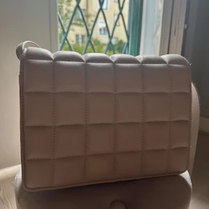 Beige väska  - Aldrig använd 