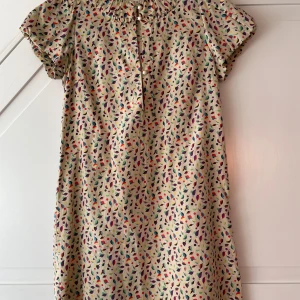 Klänning från Pepe Jeans - Klänning från Pepe Jeans. Endast använd fåtal gånger så varan är i fint skick. Storlek M. 