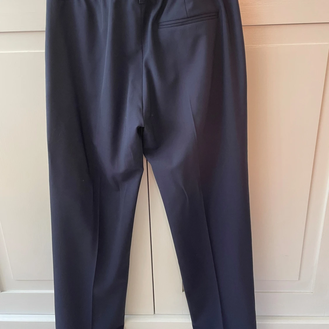 Acne Marinblå byxor  - 90