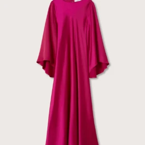 Klänning  - En otroligt vacker basic klänning i färgen rosa från mango prislappen fortfarande på användes bara en gång säljer den för den kommer inte till användning längre