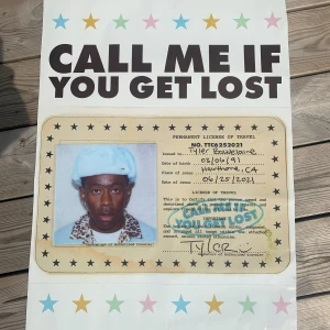 Tyler The Creator Poster - Tyler The Creator poster som införskaffades då albumet Call Me If You Get Lost debuterade. Väldigt sällsynt och är nästan omöjlig att få tag på då det inte är en reprint. Har du några frågor är det bara att höra av sig! 8/10 skick. 