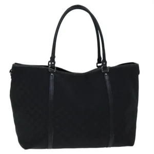 Vintage Gucci väska - Vintage Gucci-väska! Med en klassisk och tidlös design passar den till alla tillfällen. Den svarta färgen gör den lätt att kombinera med vilken outfit som helst. Perfekt passform för dina dagliga nödvändigheter. 