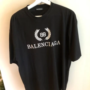Balenciaga T-shirt - Balenciaga T-shirt, 9/10 skick! 100% autentisk