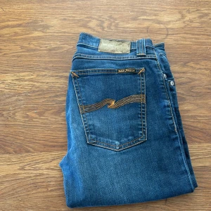 Nudie jeans - Säljer dem då jag behöver pengar  Inga defekter som jag vet 9/10