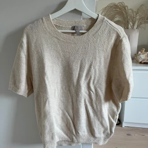 Stickad t shirt - Stickad t shirt från HM!