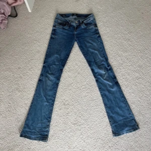 Ltb jeans valeriew - Super snygga Ltb jeans, jättebra skick inte använt så mycket säljer mest för jag behöver pengar 