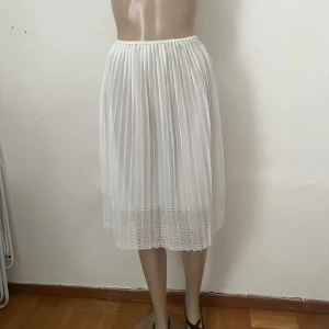 Underkjol Retro rockabilly vintage 40-tal 50-tal 60-tal spets kjol  - Inget att anmärka på.