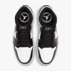 Jordans - Jordan 1 carbon fiber, i storlek 44.5❣️ I bra skick, lådan finns kvar 💌 Skriv privat för fler bilder