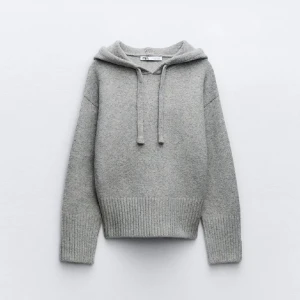 Stickad hoodie - Säljer eftersom den inte kommer till användning, är i nyskick och är bara testad🩷 storlek M men passar mig som vanligtvis har xs 
