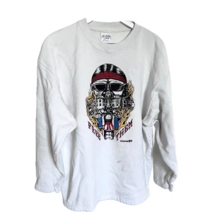 Sweater - Cool tröj köpt secondhand 