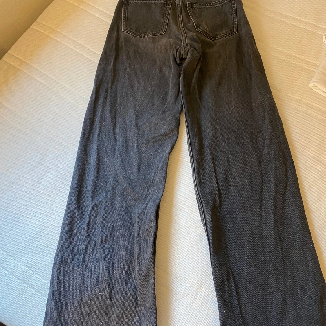 Grå jeansbyxor - 90