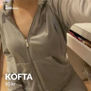 Grå kofta - Cubus kofta 