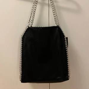 Tiamo väska - Stor tiamo väska i bra skick, använd antal gånger. Skriv för fler bilder, köpare står för frakt.