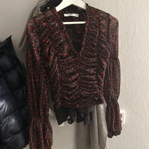 Blus - Jätte fin blus köpt från Nakd är i storlek 34❤️