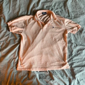 Ralph Lauren Pique - En fet rosa ralph lauren pique till bra pris DM mig för mer info är glad att svara på dina frågor