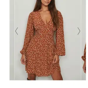 Så snygg klänning från Nakd i leopard mönster. Klänningen är endast använd 1 gång och har inga tecken på användning. Säljer då den tyvärr inte används längre. Klänningen är i storlek 36 och nypris är 299kr. För egna bilder är det bara att skriva💕
