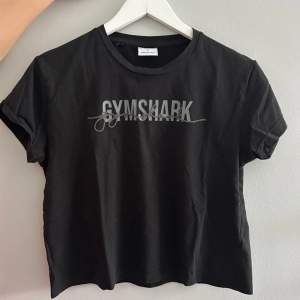 Croppad t-shirt från Gymshark i fint skick 🫶🏼
