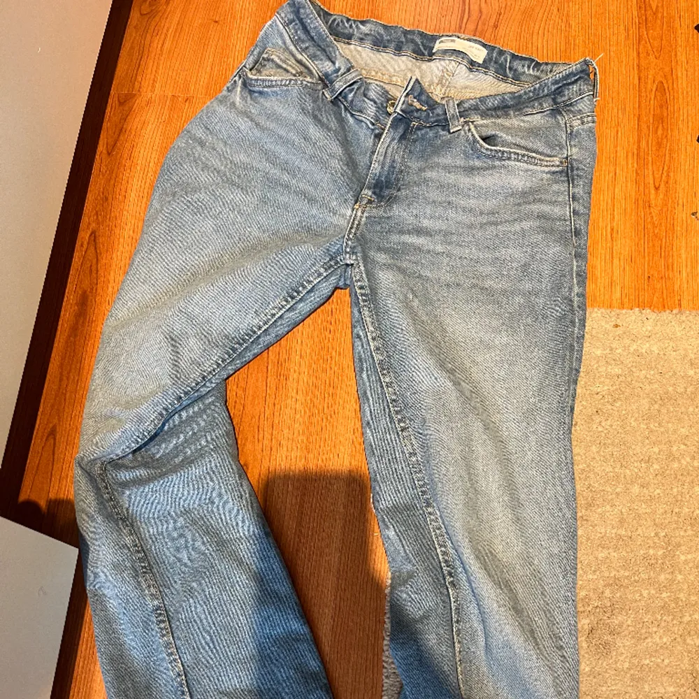 Low waist jeans ifrån berskha. Jeans & Byxor.
