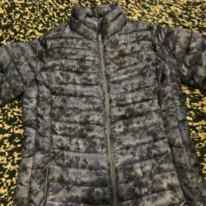 Jacka  - Ny utan prislapp 