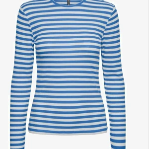 Randig tröja - Köpte tröjan från vero Moda. Den är använd några gånger men är i fint skick. Kontakta gärna mig om ni vill ha fler bilder eller har frågor🩷