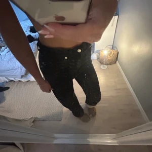 Levis jeans  - Ett par super snygga jeans från Levis som tycker inte kommer till användning längre. Super fint skick!!!