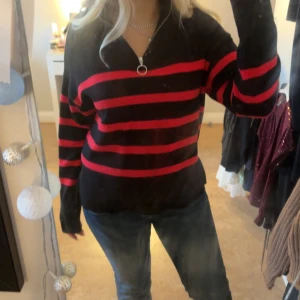 Tjocktröja med dragkedja  - Fin tjocktröja med dragkedja, köpt i England och endast använd en gång